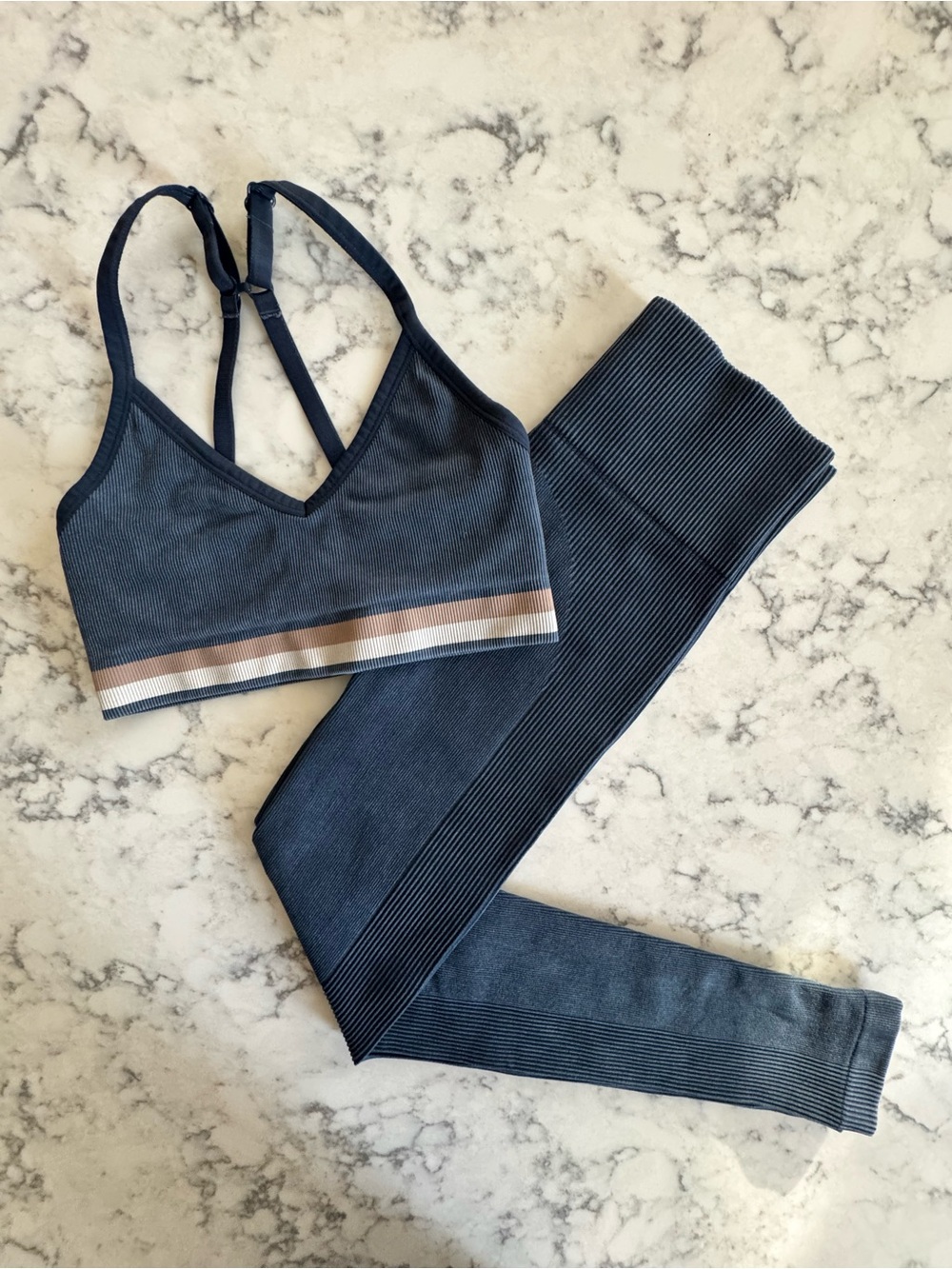 (EUC) SPANX Soft Stretch Seamless Workout Set 💙 S/XS - Picture 4 of 12